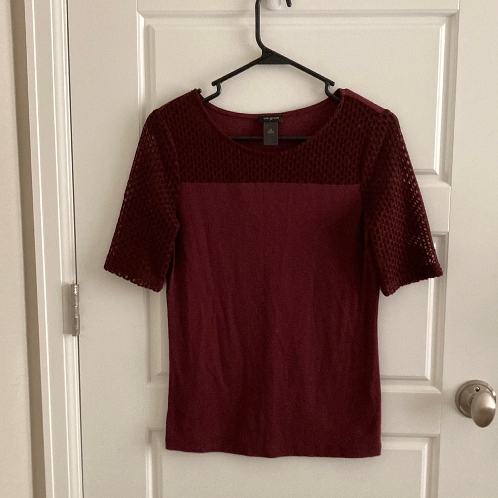 Ann Taylor elbow-length maroon top